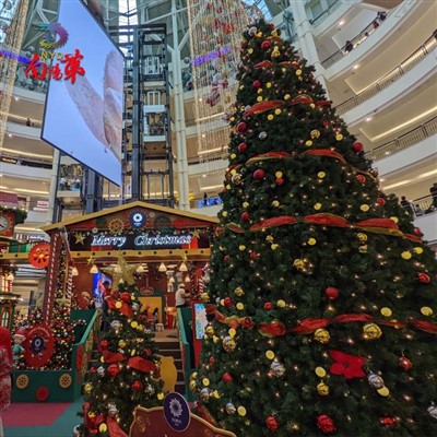 درختان کریسمس برج غول پیکر